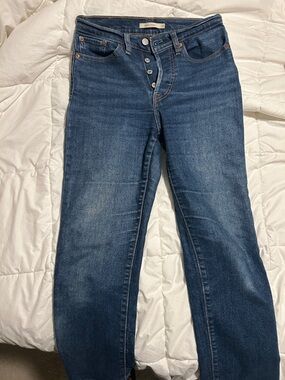 Levi's Straight-Leg Women's Jeans - Dark Blue Denim